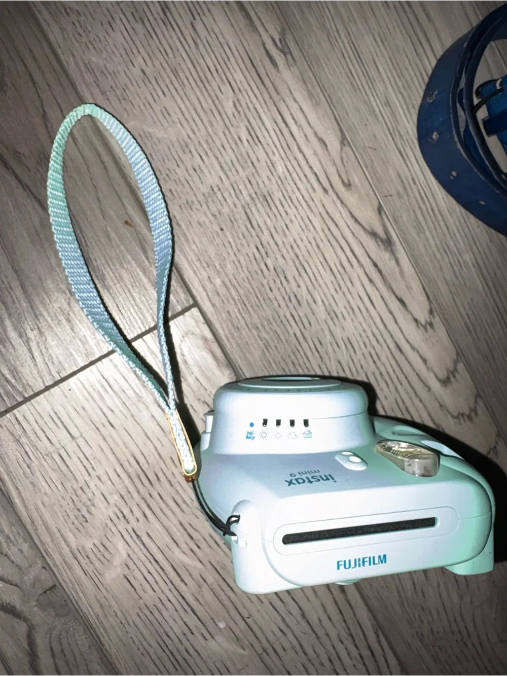Fujifilm instax mini 9 Instant Camera - Mint Green with Matching Strap